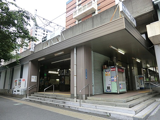 西台駅東口