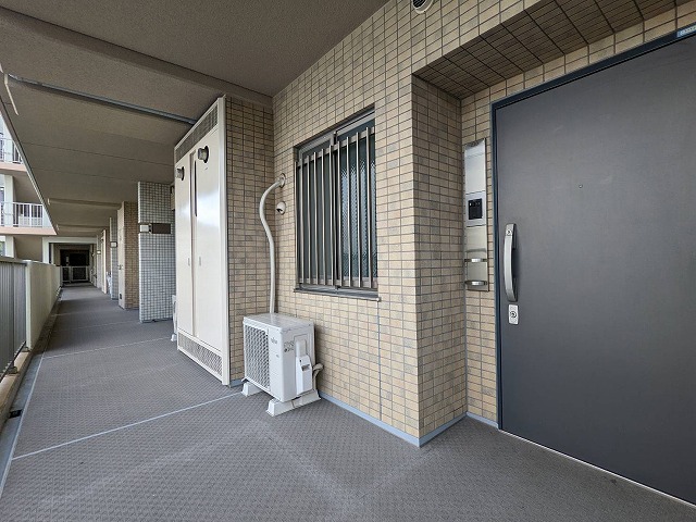 サンマンションアトレ志村　玄関前　ドア