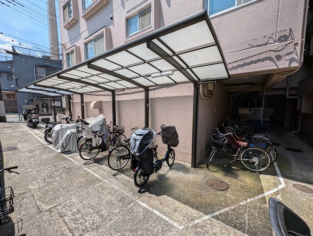 キャスティ上板橋。板橋区若木2丁目にある東武東上線「東武練馬駅」から徒歩10分の立地。2022年大規模修繕工事完了。2駅利用可。駐輪場。