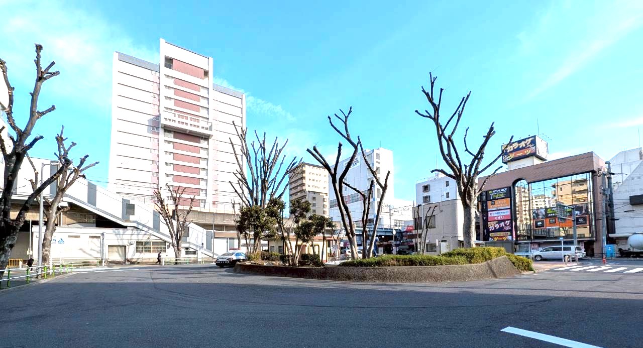 西台駅前ロータリー